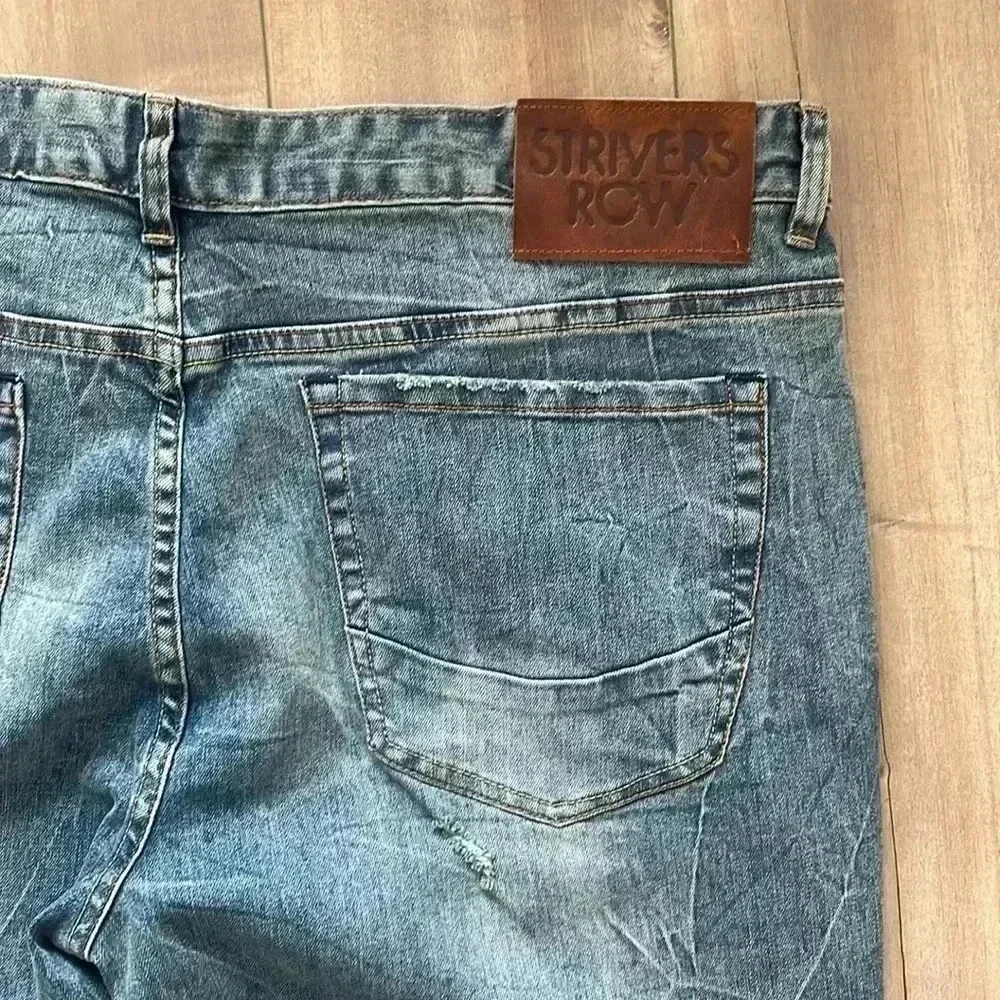 NWT STRIVERS ROW Sugar Maple Distressed Denim Jeans Sugar Maple Mens Sz 40